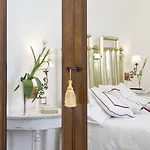 Palazzo De Giorgi Bed & Breakfast 4*