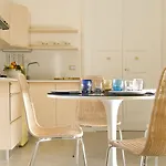 Palazzo De Giorgi לינה וארוחת בוקר 4*