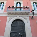 Palazzo De Giorgi לינה וארוחת בוקר 4*