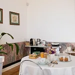 Palazzo De Giorgi לינה וארוחת בוקר לצ'ה