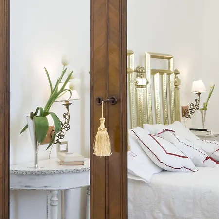 Palazzo De Giorgi Alojamento de Acomodação e Pequeno-almoço 4*