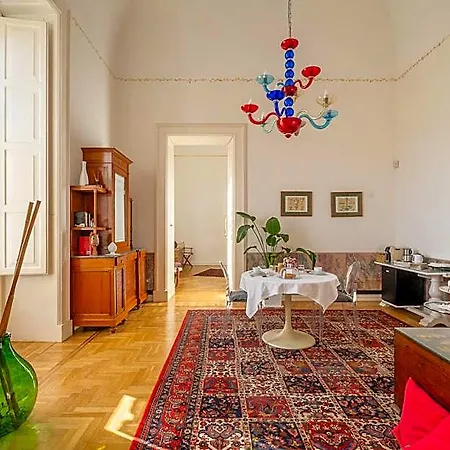 Palazzo De Giorgi 4*