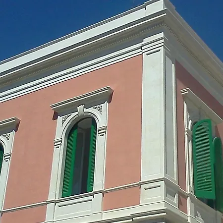 Palazzo De Giorgi Couette-café 5*